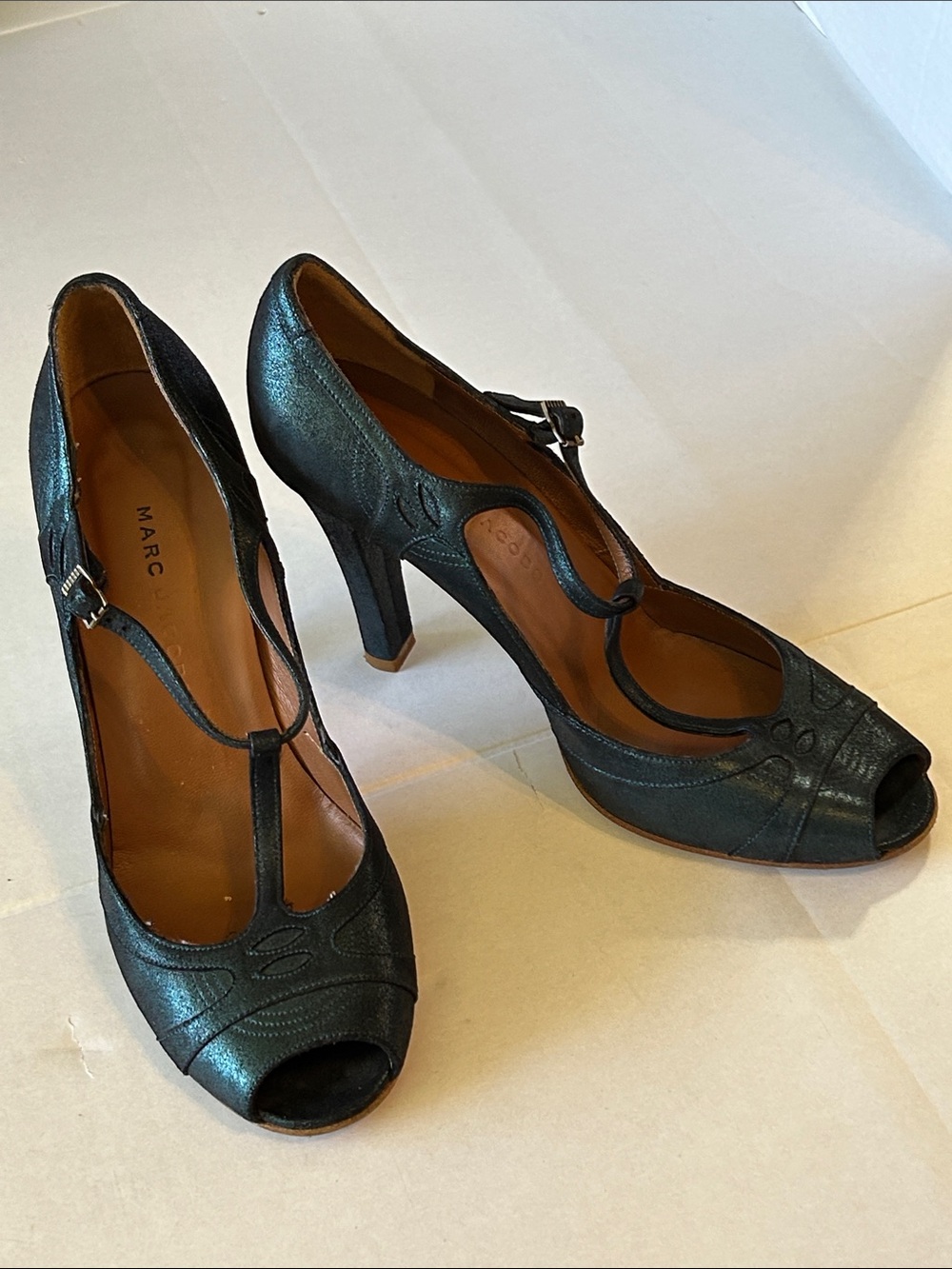 MARK JACOBS DARK BLUE LEATHER T-STRAP PEEP-TOE HEELS SZ 9.5